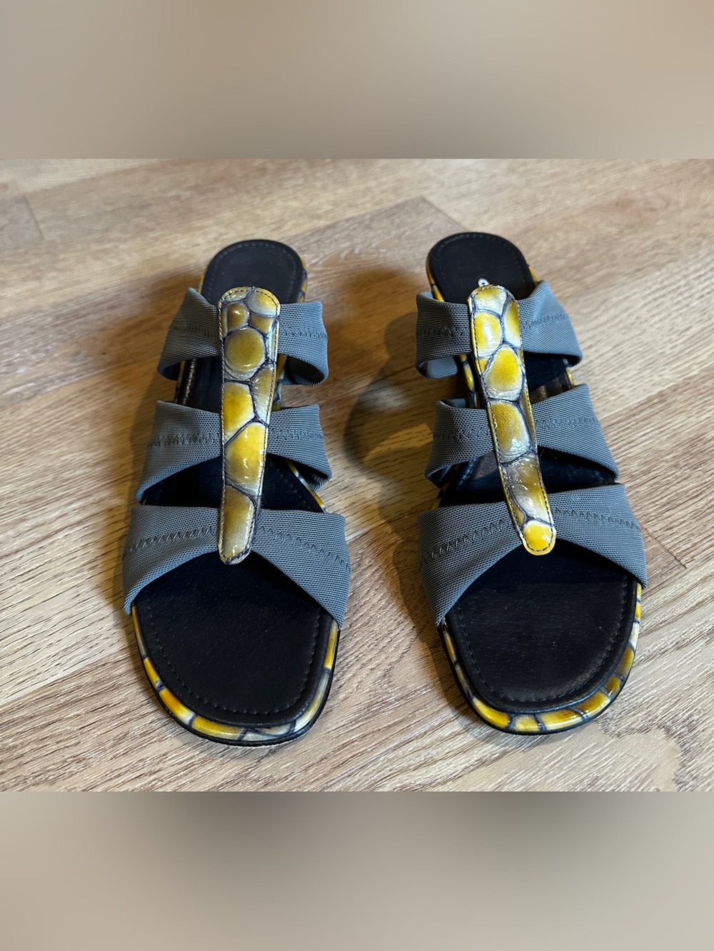 Donald Pliner Hizzy sandal 8.5